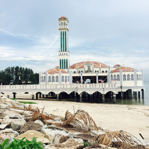 Masjid Terapung Tanjung Bunga