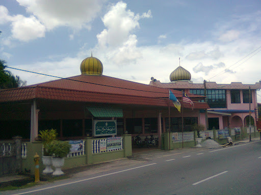 Masjid Jamek Haji Saad, Tanah Liat