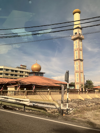 Masjid Al-Aliah ( Pekan Pantai Remis, Perak )