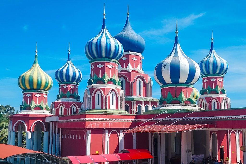 masjid terbaik di kampung kuala besut